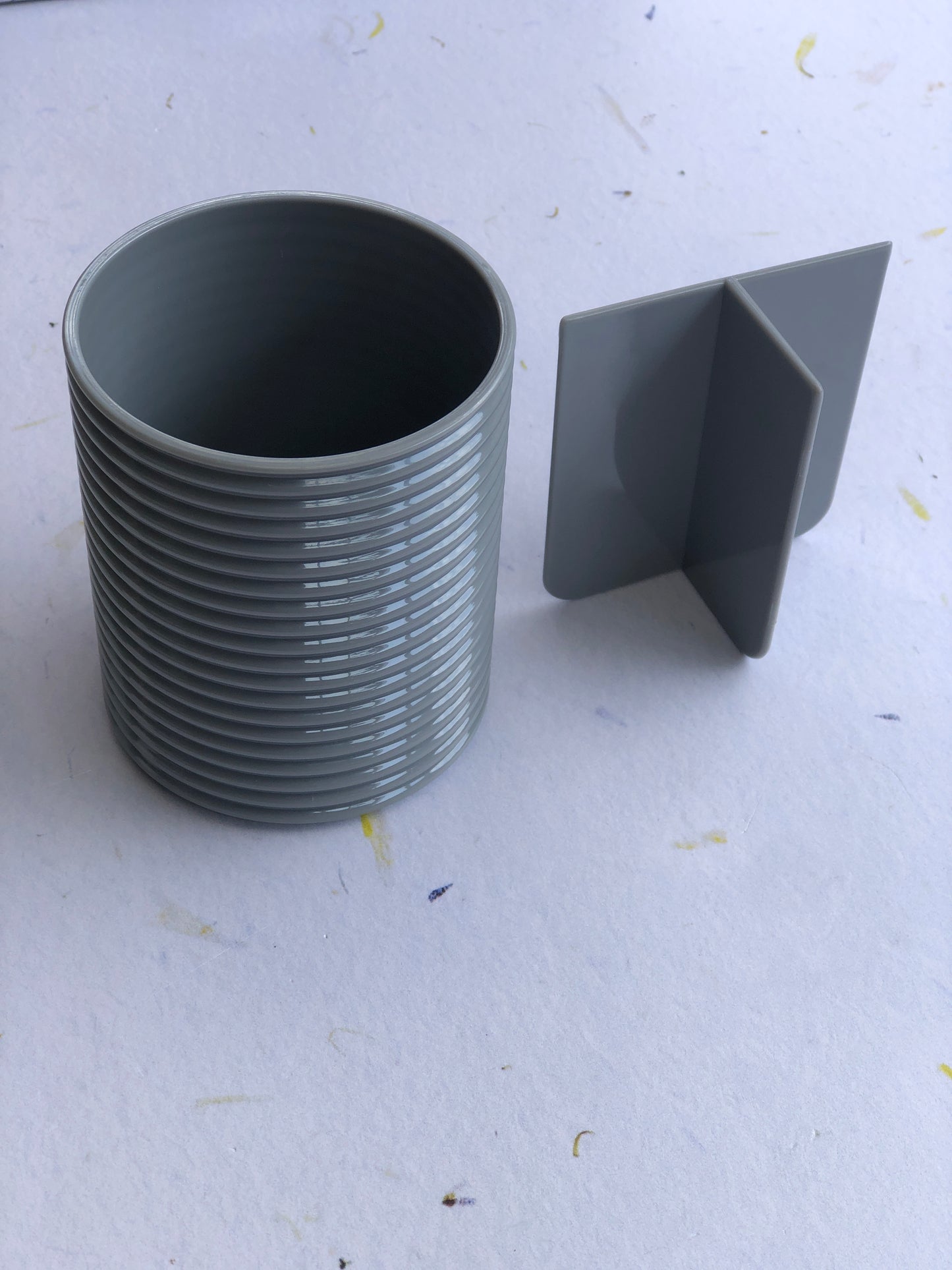 Ribbed Plastic Pen Holder with Divider