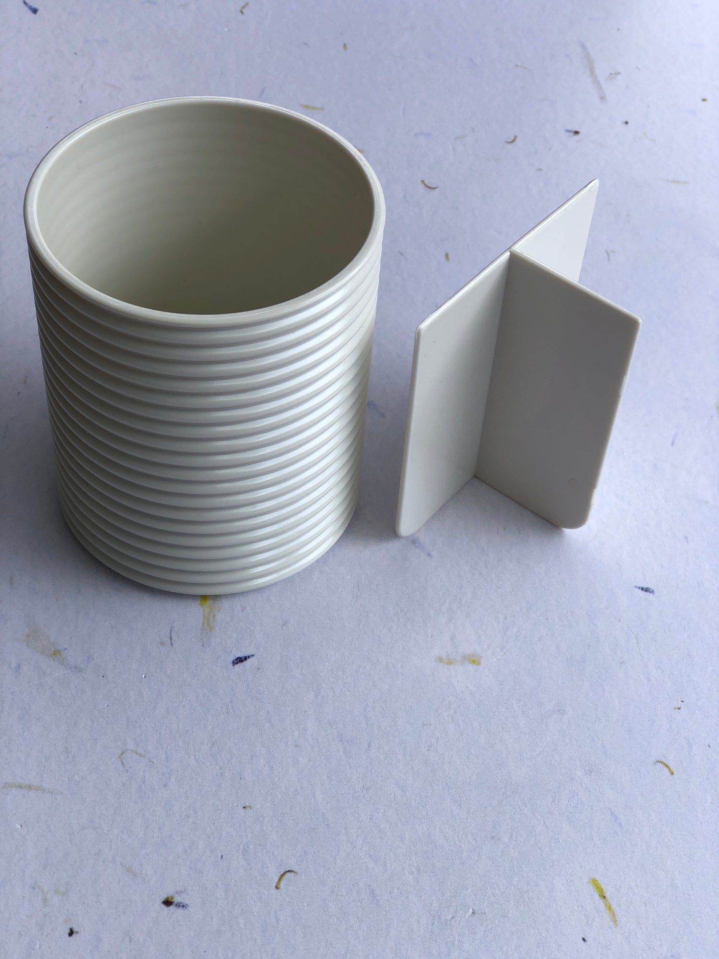 Ribbed Plastic Pen Holder with Divider